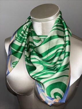 NWOT satin scarf / hair Wrap with spiral Pattern - satin green and cream